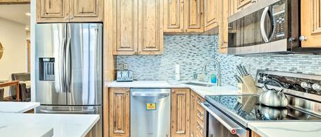 電子レンジ、オーブン、コンロ、食器洗い機