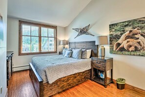 3 bedrooms, iron/ironing board, free cots/infant beds, bed sheets - Winter Park Condo w/ Mountain Views + Hot Tub (Winter Park)