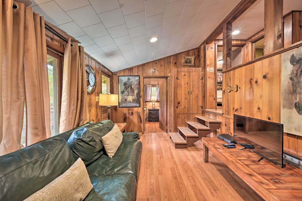 1 Mi to Raystown Lake: 'wyatt Earp Cabin' w/ Deck! - Todd Township, PA