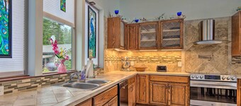 Waterfront House w/ Glacial Views - Near Downtown!