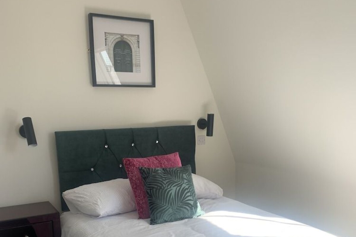 Classic Single Room