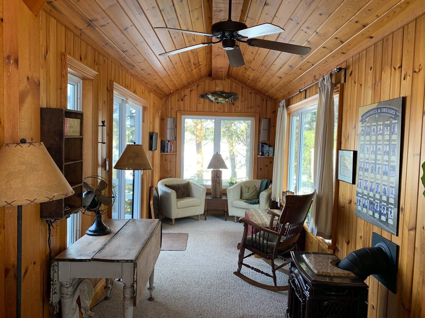 Hemlock Hideaway-Four Seasons on Lake Muskoka