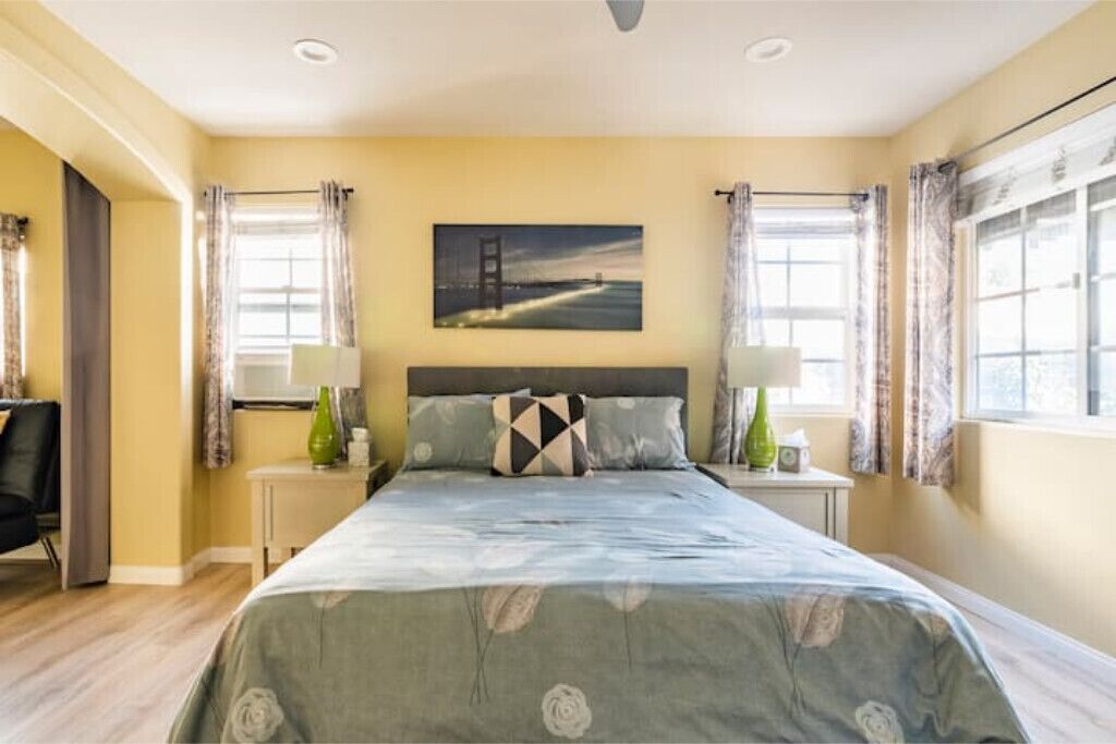 Spacious,best location,walk to beach, shops & dine