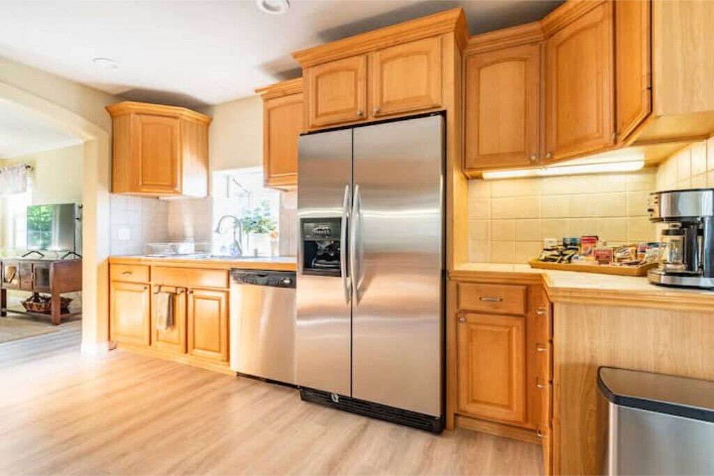 Spacious,best location,walk to beach, shops & dine