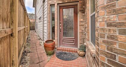 2,500 Sq Ft Townhome - Walk to Central River Oaks!