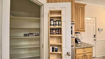 Apartment (4 Bedrooms) | Interior