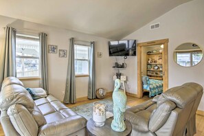 House (2 Bedrooms) | Interior - Waterfront Port Isabel Getaway: Bring Your Pet! (Port Isabel)