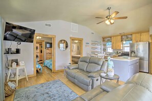 House (2 Bedrooms) | Interior