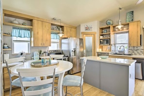 House (2 Bedrooms) | Interior - Waterfront Port Isabel Getaway: Bring Your Pet! (Port Isabel)