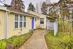 House (2 Bedrooms) | Interior - Bainbridge Island Abode < 1 Mi to Winslow! (Bainbridge Island)