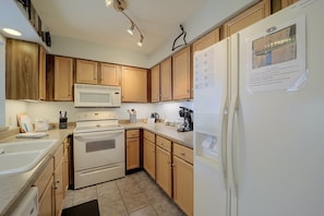 Interior - All-season Base! Unit w/ Balcony in Beech Mountain (Banner Elk)