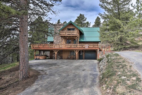 Black Hills Hideaway w/ Wraparound Deck & Hot Tub!