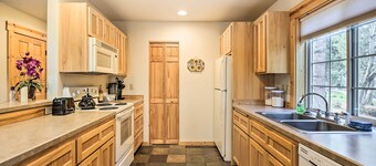 Chalet at Running Y Resort w/ Wraparound Deck!