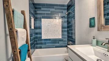 Cottage (2 Bedrooms) | Interior