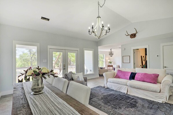 Cottage (2 Bedrooms) | Interior - 'blackberry Roost' Home ~ 4 Mi to Downtown Salado (Salado)