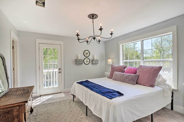 Interior - 'blackberry Roost' Home ~ 4 Mi to Downtown Salado (Salado)