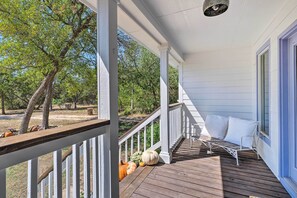 Cottage (2 Bedrooms) | Interior - 'blackberry Roost' Home ~ 4 Mi to Downtown Salado (Salado)