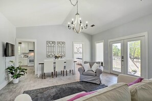 Cottage (2 Bedrooms) | Interior - 'blackberry Roost' Home ~ 4 Mi to Downtown Salado (Salado)