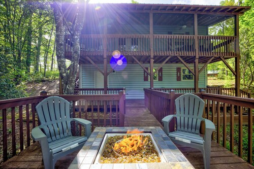 Blue Ridge Mountain Cabin Rental w/ Fire Pit!