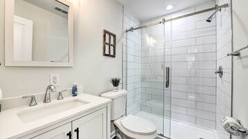 House (3 Bedrooms) | Bathroom