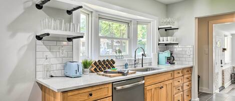 Micro-ondes, four, plaque de cuisson, lave-vaisselle