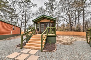 Apartment (0 Bedroom) | Interior - Beautiful New Bern Studio Cabin w/ Fire Pit! (New Bern)