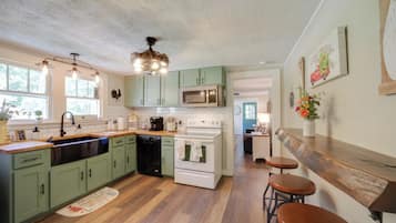 Cottage (2 Bedrooms) | Interior