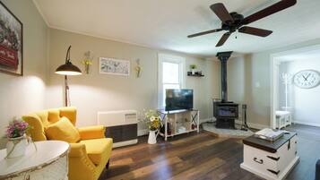 Cottage (2 Bedrooms) | Interior