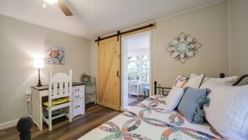 Cottage (2 Bedrooms) | Interior