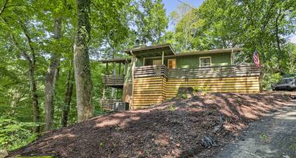 Charming Maggie Valley Getaway w/ Fire Pit!