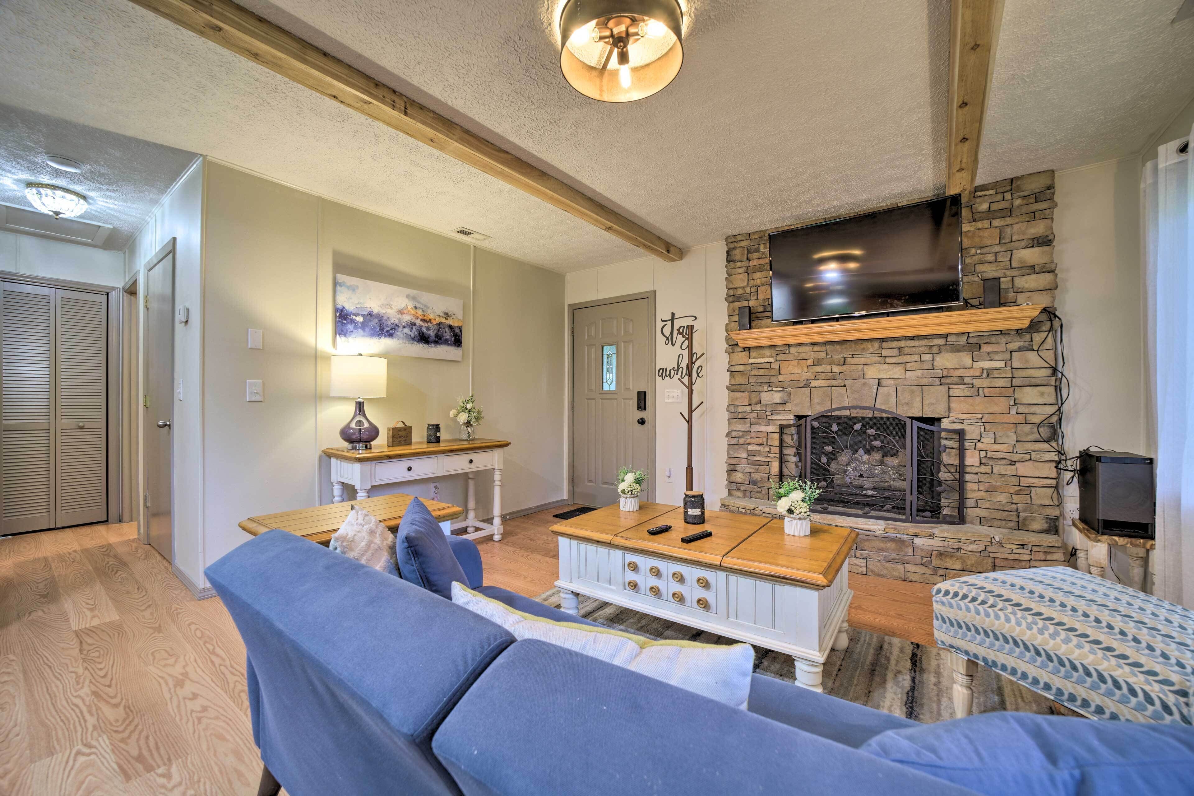 Charming Maggie Valley Getaway w/ Fire Pit!