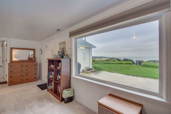 House (2 Bedrooms) | Interior - Cliffside Lighthouse Beach Home w/ Ocean View (Coos Bay)