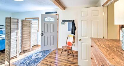 Cozy Cottage Studio: Stunning Mountain Views!