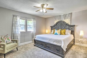 Interior - Near Family Fun! Centrally Located Indy Charmer (Indianapolis)