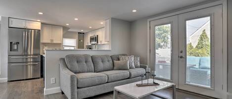 House (2 Bedrooms) | Interior