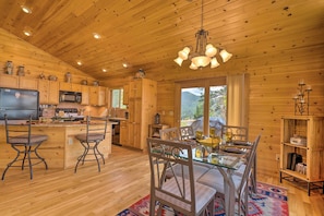 Interior - Cripple Creek Mtn Getaway w/ Panoramic Views (Cripple Creek)