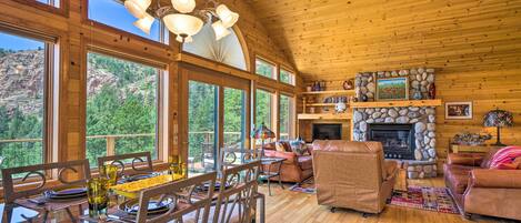 House (4 Bedrooms) | Front of property