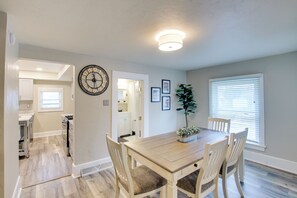 House (3 Bedrooms) | Interior - Coastal Comfort & Golfers' Paradise in Sheboygan! (Sheboygan)
