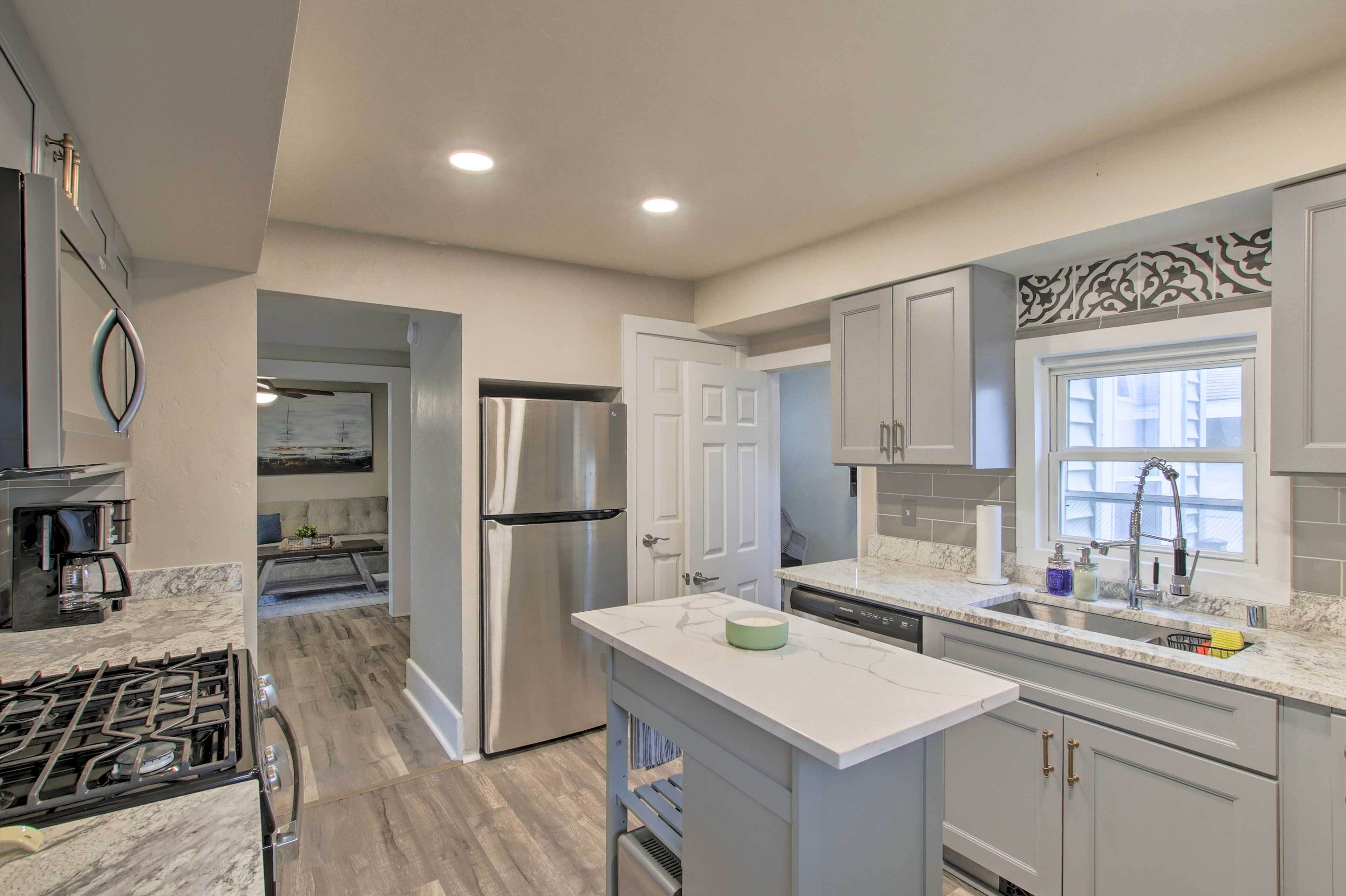 Family-friendly House: Walk to Lake Michigan!