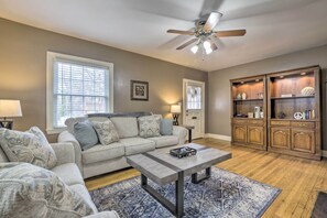 House (2 Bedrooms) | Interior