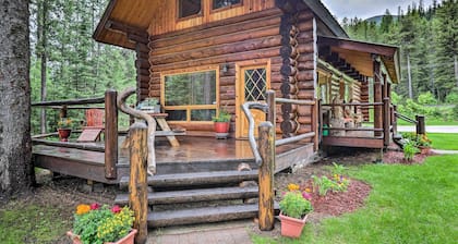 Cozy Glacier Park Log Cabin - 'best in the West!'