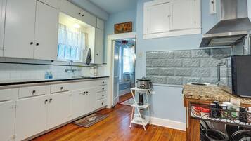 Cottage (2 Bedrooms) | Interior