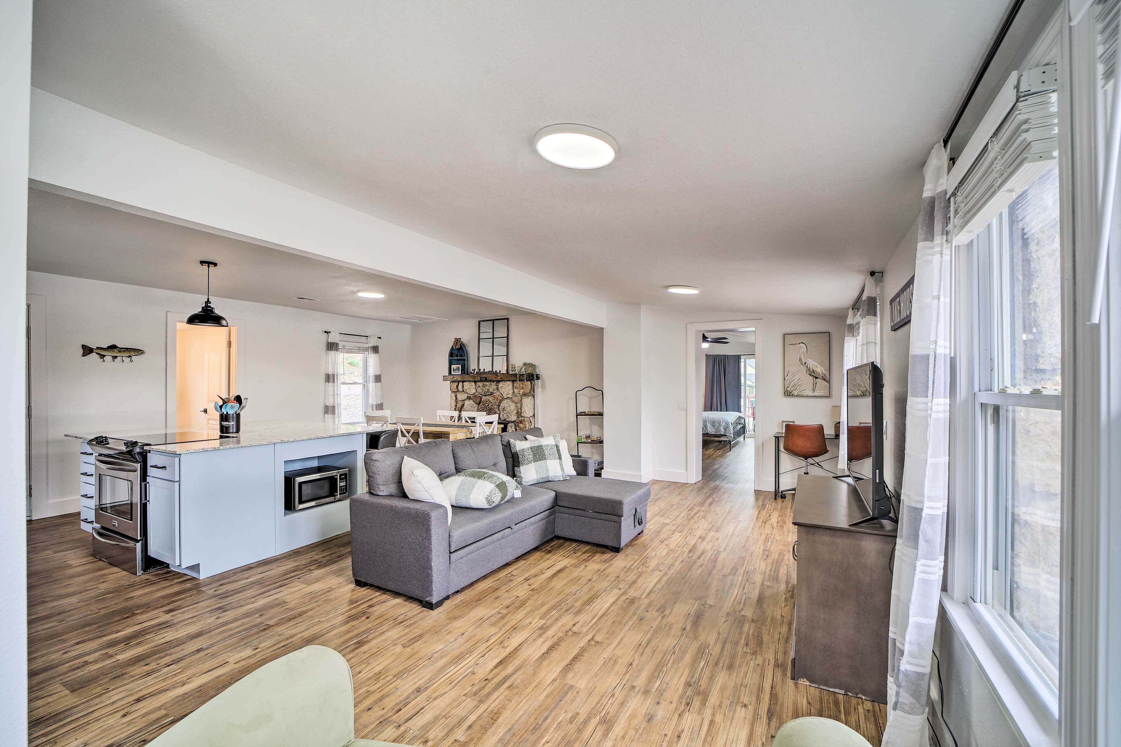 Eucha Lakefront Vacation Rental w/ Boat Slip