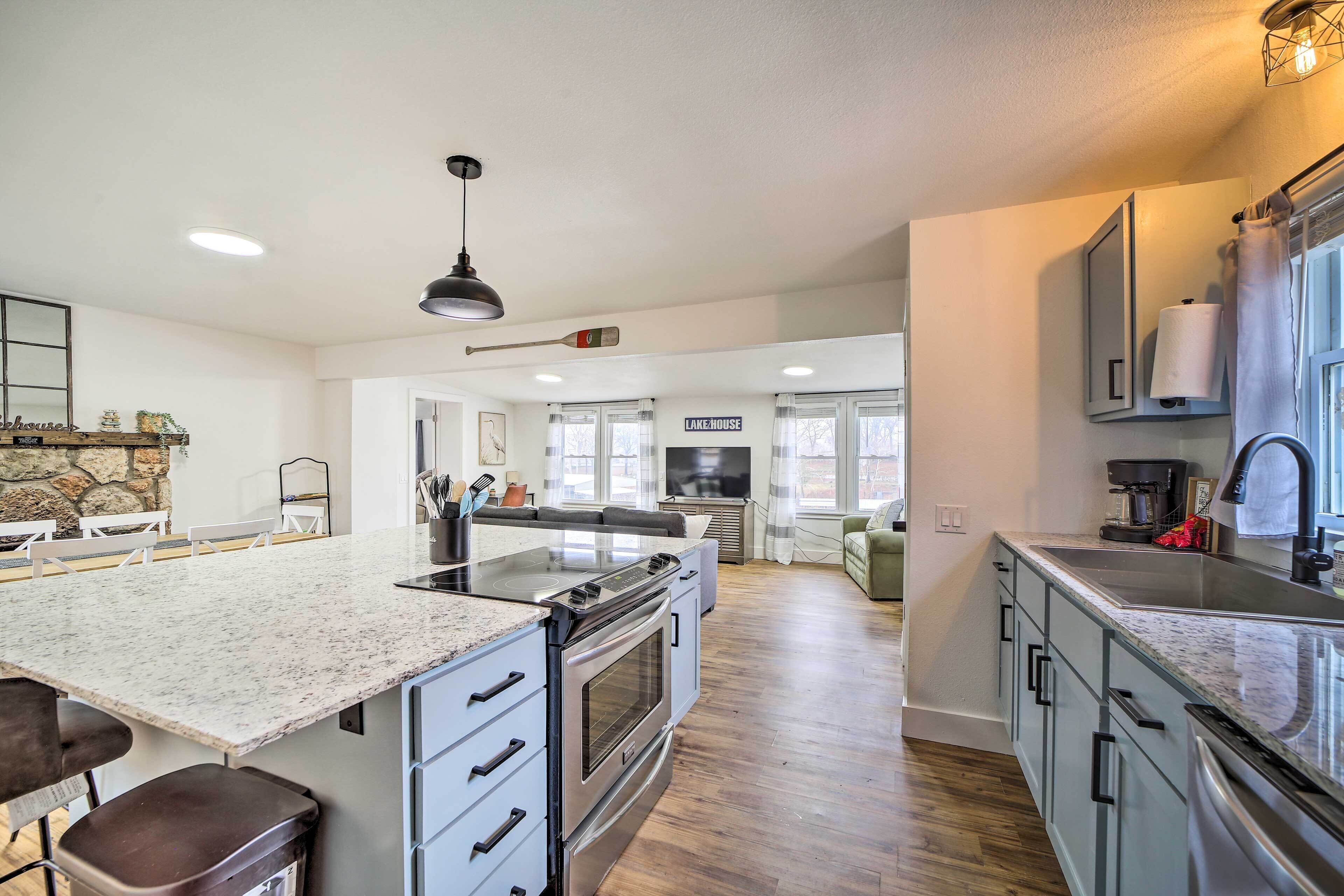 Eucha Lakefront Vacation Rental w/ Boat Slip