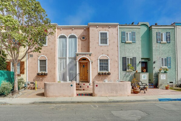 Apartment (2 Bedrooms) | Front of property