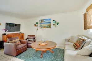 Apartment (2 Bedrooms) | Interior - Dreamy Catalina Island Home, Walk to Beach & Ferry (Avalon)