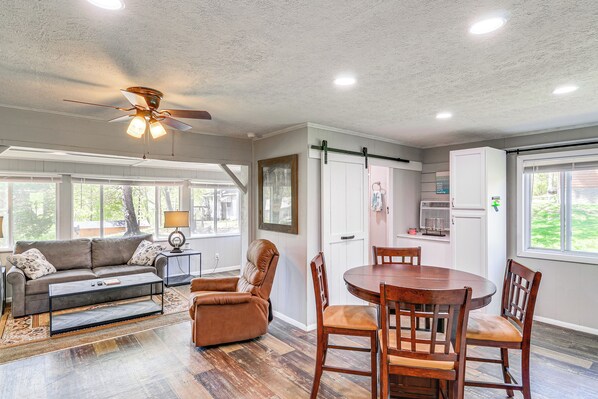 Cottage (2 Bedrooms) | Interior