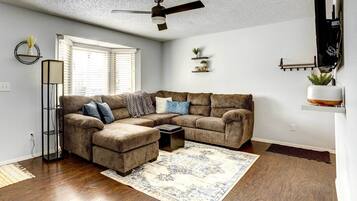 House (3 Bedrooms) | Interior