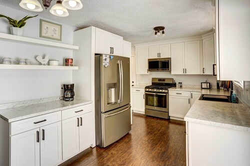 Cozy Sioux Falls Home - 7 Mi to Downtown!