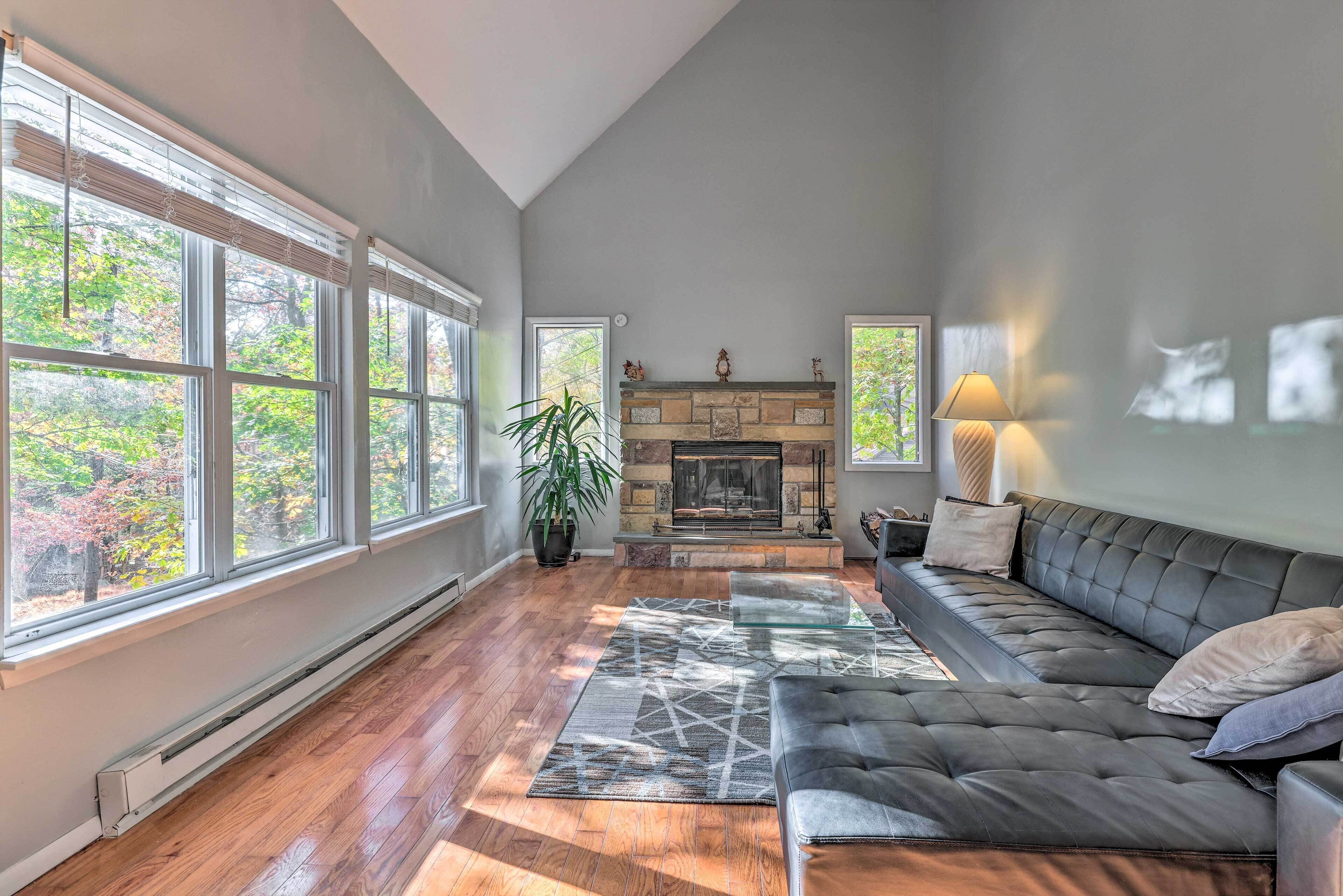 Fun-filled Family Escape w/ Deck: Steps to Lake!